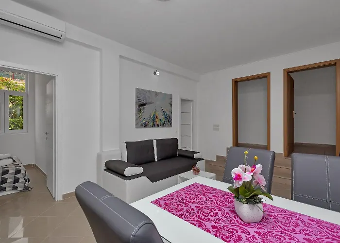 Petar Appartamento Makarska